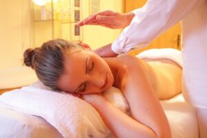 A woman during an osteopathy session